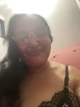 Gia Nahomi online show from 15, 3, 2025