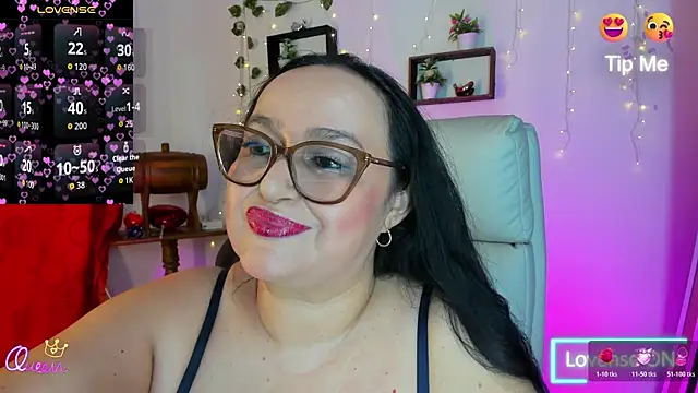 Gia Nahomi online show from 5, 4, 2026