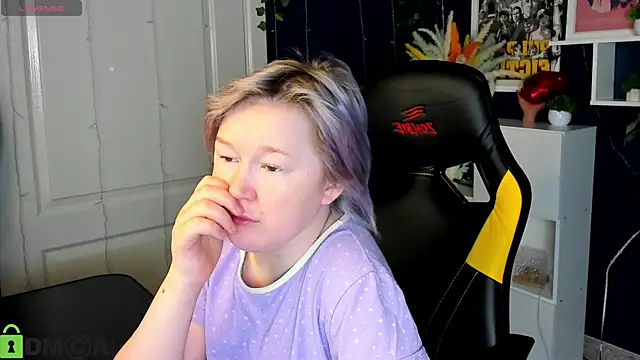 Snapshot of Sara_Robinson chatting on 22, 5, 2026 Sara Robinson online show from 22, 5, 2026