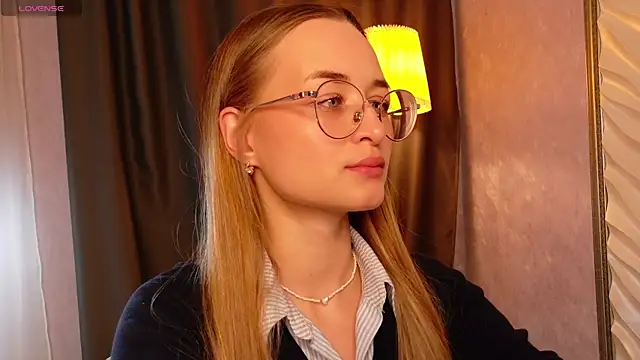 Tiffanyhunt online show from 25, 11, 2025