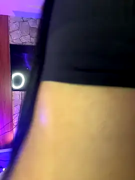 Snapshot of Tamara_Roberts1 chatting on 2, 12, 2025 Tamara Roberts1 online show from 2, 12, 2025