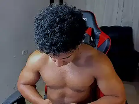 Snapshot of May_Dylan1 chatting on 12, 10, 2025 May Dylan1 online show from 12, 10, 2025