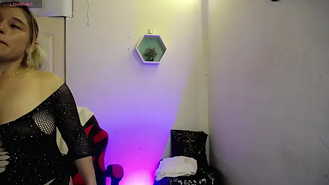 AuroraRojas online show from 23, 11, 2025