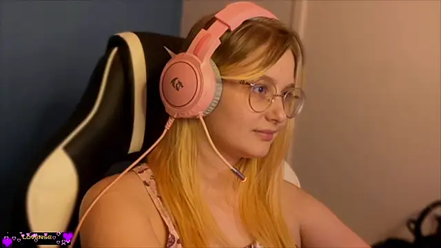 JacyWinslat online show from 19, 2, 2025