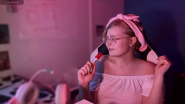 JacyWinslat online show from 10, 3, 2025