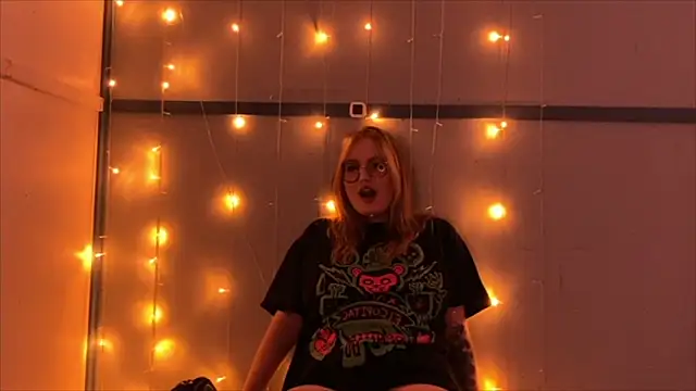 JacyWinslat online show from 10, 11, 2025