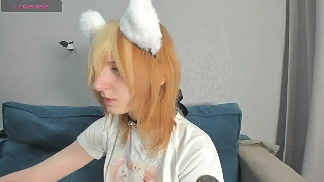 Snapshot of Little_Chips chatting on 2, 2, 2025 Little Chips online show from 2, 2, 2025