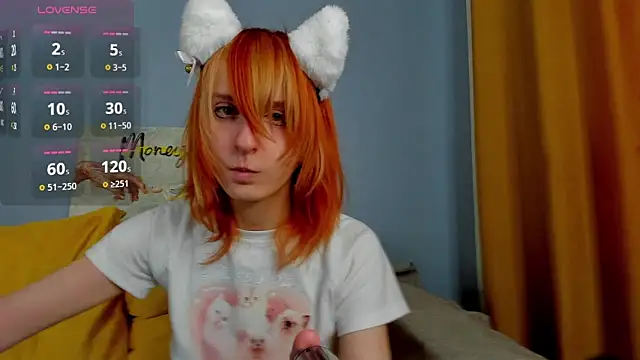 Snapshot of Little_Chips chatting on 11, 2, 2025 Little Chips online show from 11, 2, 2025