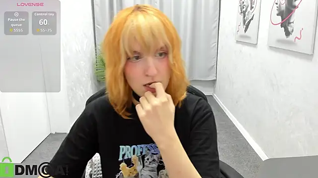 Snapshot of Little_Chips chatting on 10, 9, 2025 Little Chips online show from 10, 9, 2025