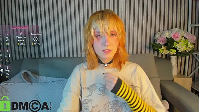 Snapshot of Little_Chips chatting on 2, 10, 2025 Little Chips online show from 2, 10, 2025