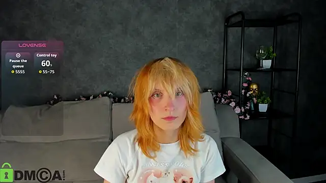 Snapshot of Little_Chips chatting on 26, 10, 2025 Little Chips online show from 26, 10, 2025