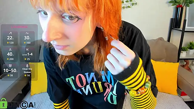 Snapshot of Little_Chips chatting on 2, 11, 2025 Little Chips online show from 2, 11, 2025