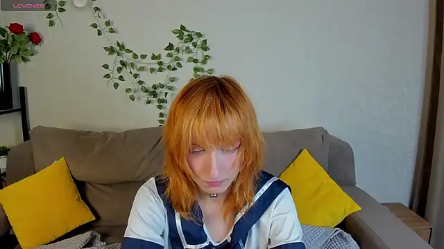 Snapshot of Little_Chips chatting on 28, 11, 2025 Little Chips online show from 28, 11, 2025