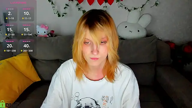 Snapshot of Little_Chips chatting on 28, 2, 2026 Little Chips online show from 28, 2, 2026