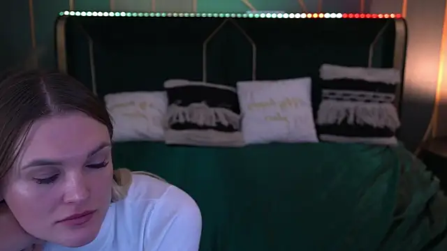 Snapshot of KateSly chatting on 5, 11, 2025 KateSly online show from 5, 11, 2025