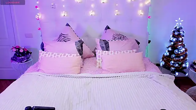 JulieTaylors online show from 6, 12, 2024