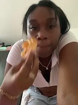 Snapshot of EscorpiLeoncita chatting on 9, 3, 2025 EscorpiLeoncita online show from 9, 3, 2025