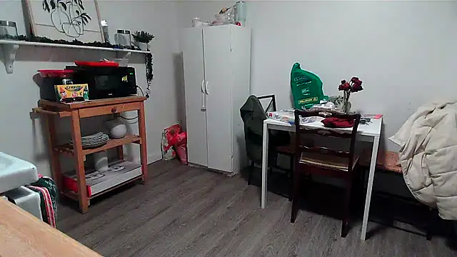 Snapshot of Kittyymaze1 chatting on 21, 12, 2025 Kittyymaze1 online show from 21, 12, 2025