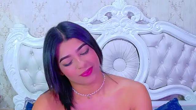 TiaraRosse online show from 13, 11, 2025