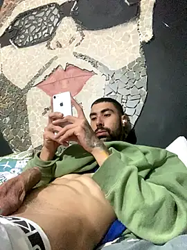 Snapshot of macg96 chatting on 14, 11, 2025 macg96 online show from 14, 11, 2025