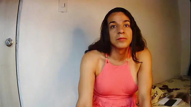 Oh Tique online show from 8, 10, 2025