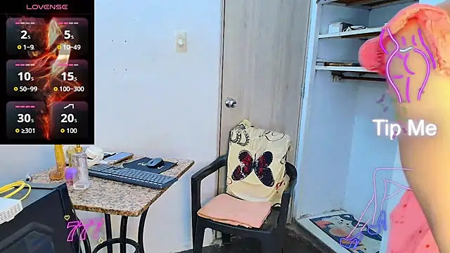 Snapshot of Oh_Tique chatting on 10, 7, 2026 Oh Tique online show from 10, 7, 2026