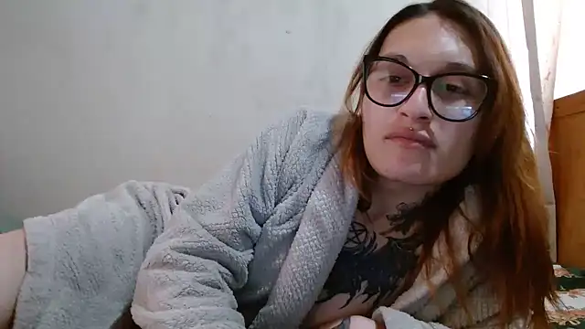 Snapshot of kittenlizz chatting on 1, 2, 2025 kittenlizz online show from 1, 2, 2025