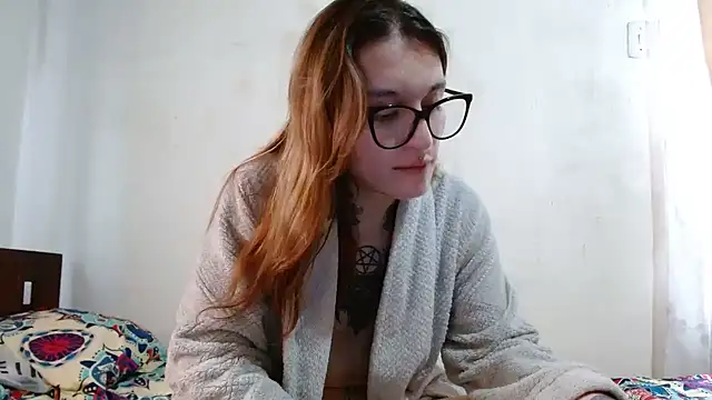 Snapshot of kittenlizz chatting on 22, 2, 2025 kittenlizz online show from 22, 2, 2025