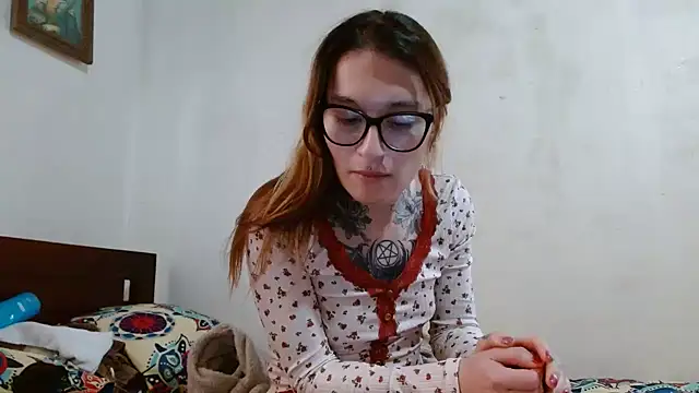 Snapshot of kittenlizz chatting on 28, 2, 2025 kittenlizz online show from 28, 2, 2025