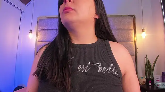 EmaJames25 online show from 11, 1, 2026