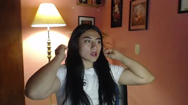 bunnyemilyrose36 online show from 4, 7, 2026