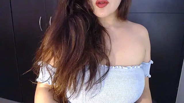 Snapshot of AdharaLujan chatting on 25, 9, 2025 AdharaLujan online show from 25, 9, 2025