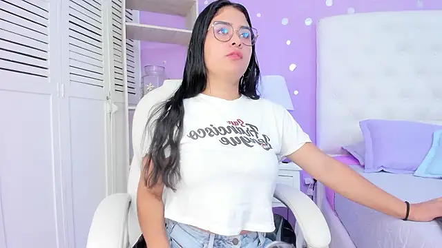 Snapshot of scarlette_15_ chatting on 3, 2, 2026 scarlette 15 online show from 3, 2, 2026