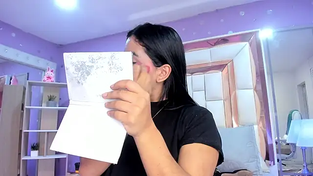 scarlette 15  online show from 18, 4, 2026