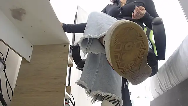 alma fenix online show from 22, 2, 2025