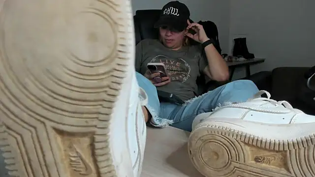 alma fenix online show from 27, 3, 2026