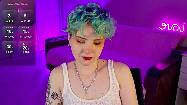 Snapshot of School_Love chatting on 5, 1, 2025 School Love online show from 5, 1, 2025