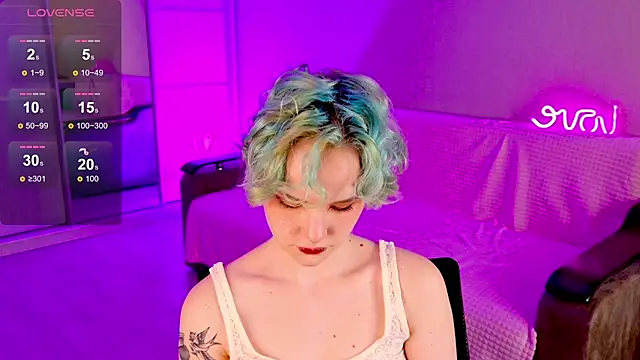 Snapshot of School_Love chatting on 10, 3, 2025 School Love online show from 10, 3, 2025