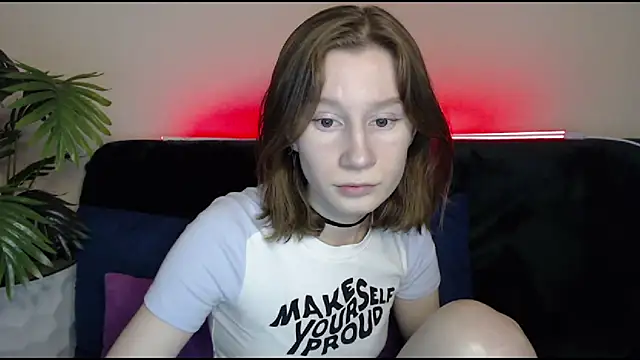 Snapshot of EnigmaSee chatting on 18, 12, 2024 EnigmaSee online show from 18, 12, 2024