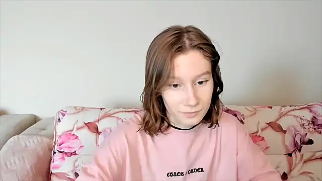 Snapshot of EnigmaSee chatting on 20, 12, 2024 EnigmaSee online show from 20, 12, 2024