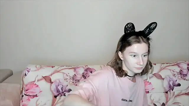 Snapshot of EnigmaSee chatting on 20, 12, 2024 EnigmaSee online show from 20, 12, 2024