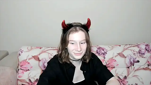 Snapshot of EnigmaSee chatting on 23, 12, 2024 EnigmaSee online show from 23, 12, 2024