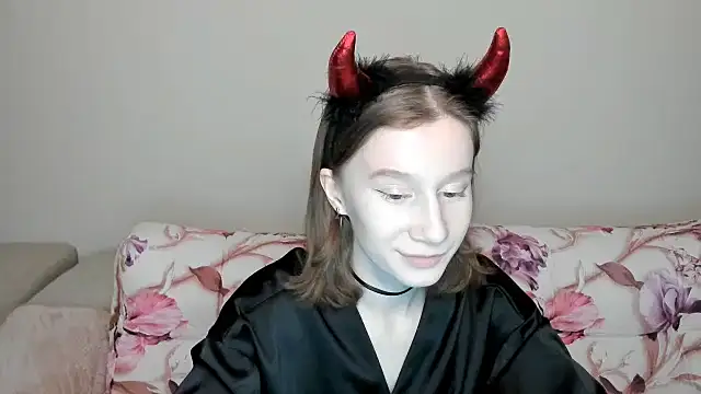 Snapshot of EnigmaSee chatting on 25, 12, 2024 EnigmaSee online show from 25, 12, 2024