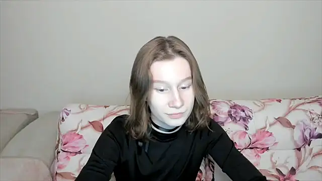 Snapshot of EnigmaSee chatting on 4, 1, 2025 EnigmaSee online show from 4, 1, 2025