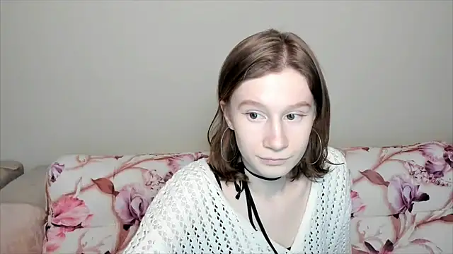 Snapshot of EnigmaSee chatting on 5, 1, 2025 EnigmaSee online show from 5, 1, 2025