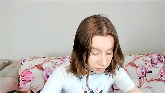 Snapshot of EnigmaSee chatting on 8, 1, 2025 EnigmaSee online show from 8, 1, 2025