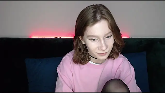 Snapshot of EnigmaSee chatting on 12, 1, 2025 EnigmaSee online show from 12, 1, 2025