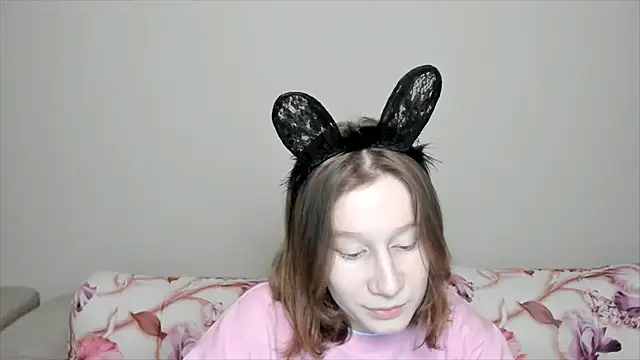 Snapshot of EnigmaSee chatting on 18, 1, 2025 EnigmaSee online show from 18, 1, 2025