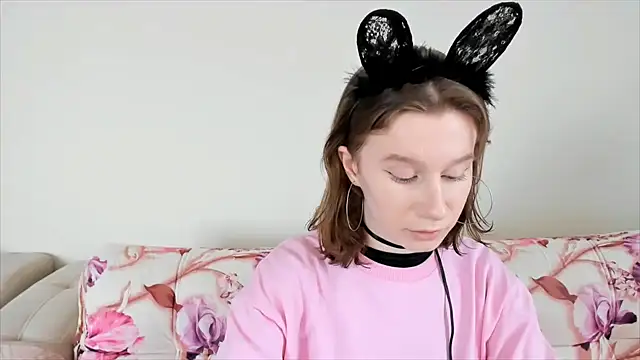 Snapshot of EnigmaSee chatting on 22, 1, 2025 EnigmaSee online show from 22, 1, 2025