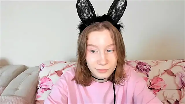 Snapshot of EnigmaSee chatting on 25, 1, 2025 EnigmaSee online show from 25, 1, 2025